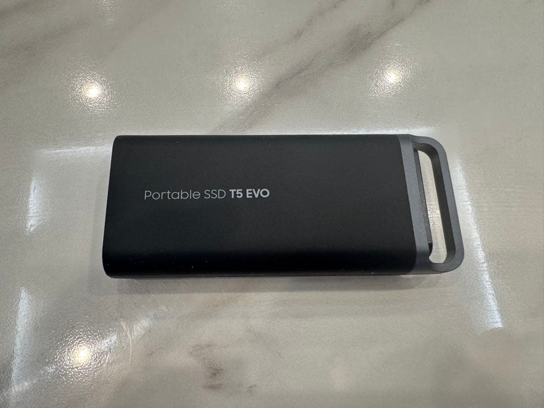 【ほぼ新品】8TB SSD T5 EVO Samsung （管理No.3）