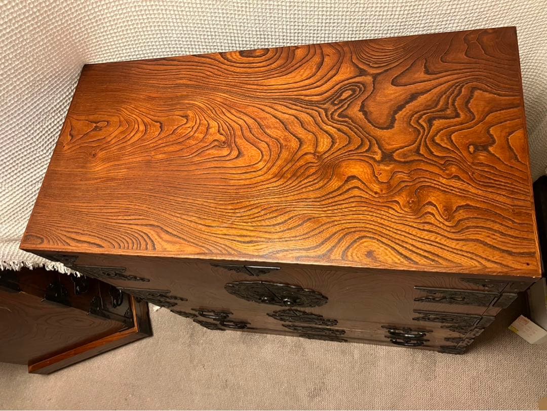 岩谷堂箪笥　南部鉄器