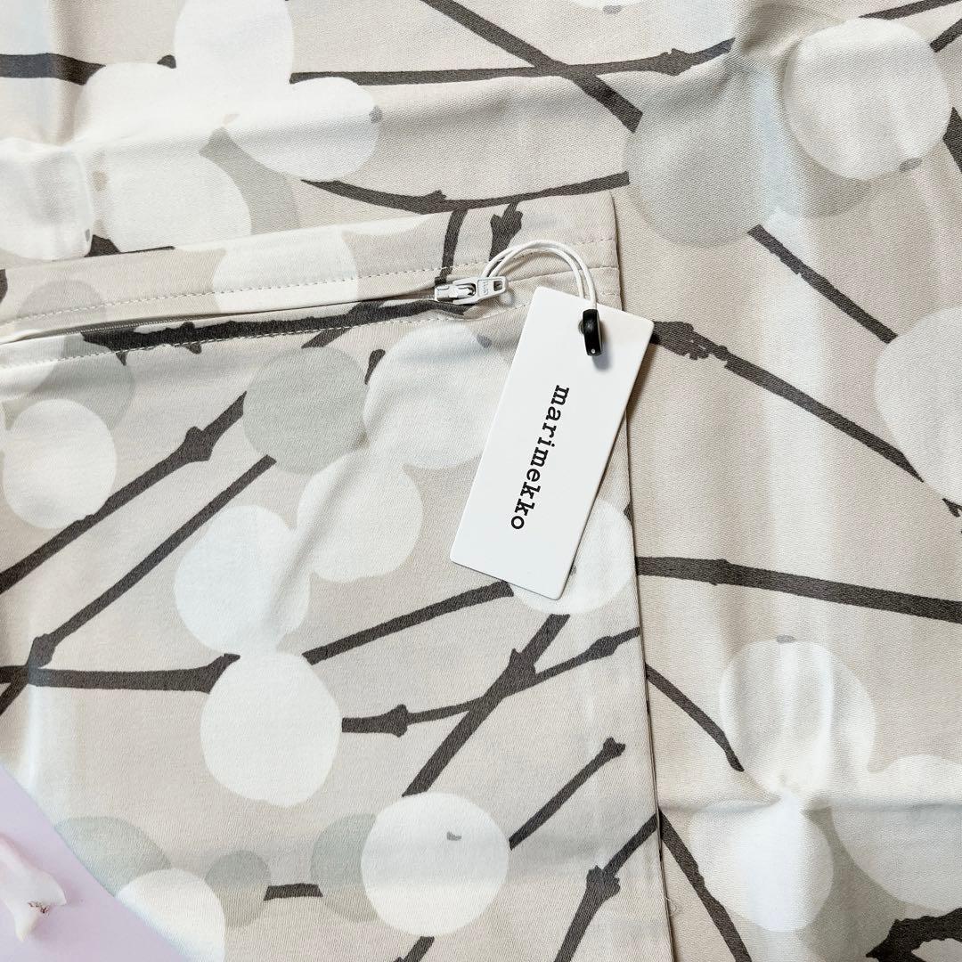 ♡マリメッコ　ルミマルヤ クッションカバー　50×50 雪いちご　北欧　グレー