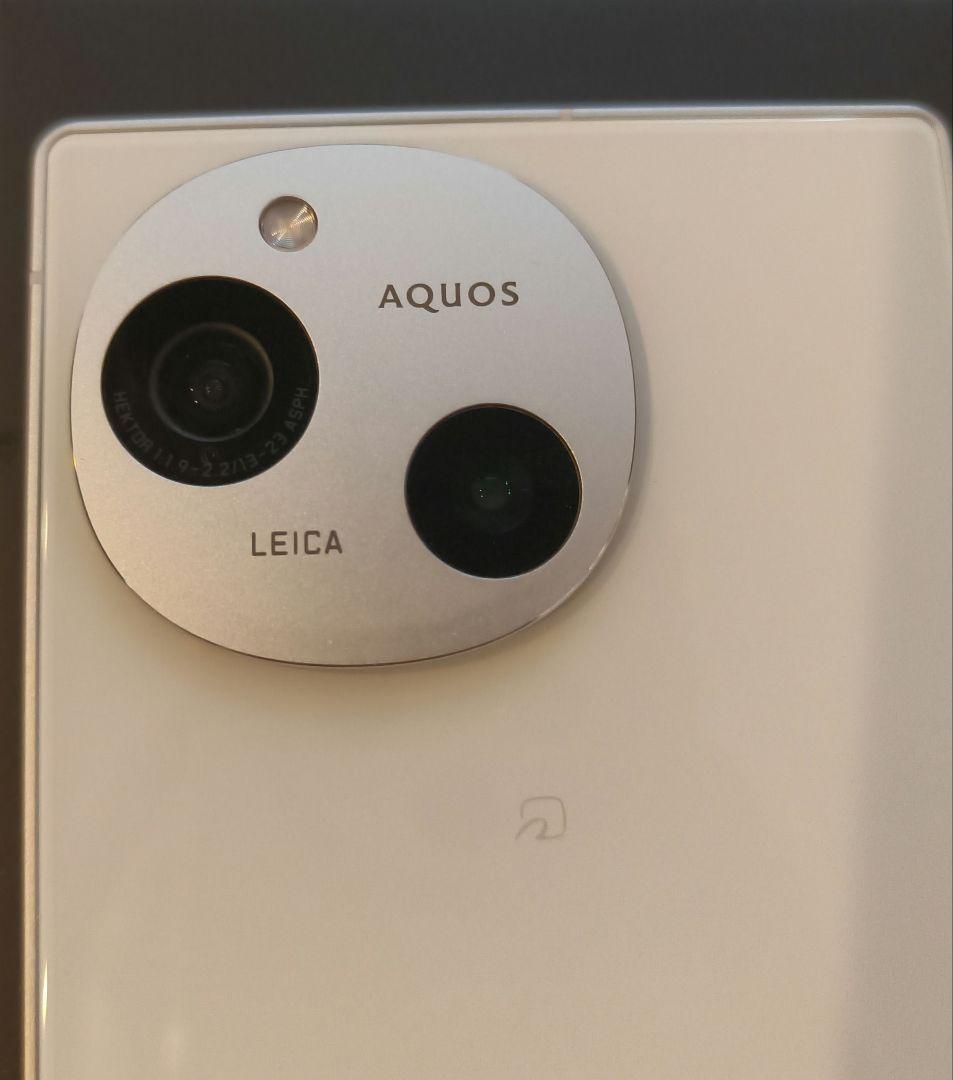 AQUOS R9 SH-M28 SIMフリー　ホワイト