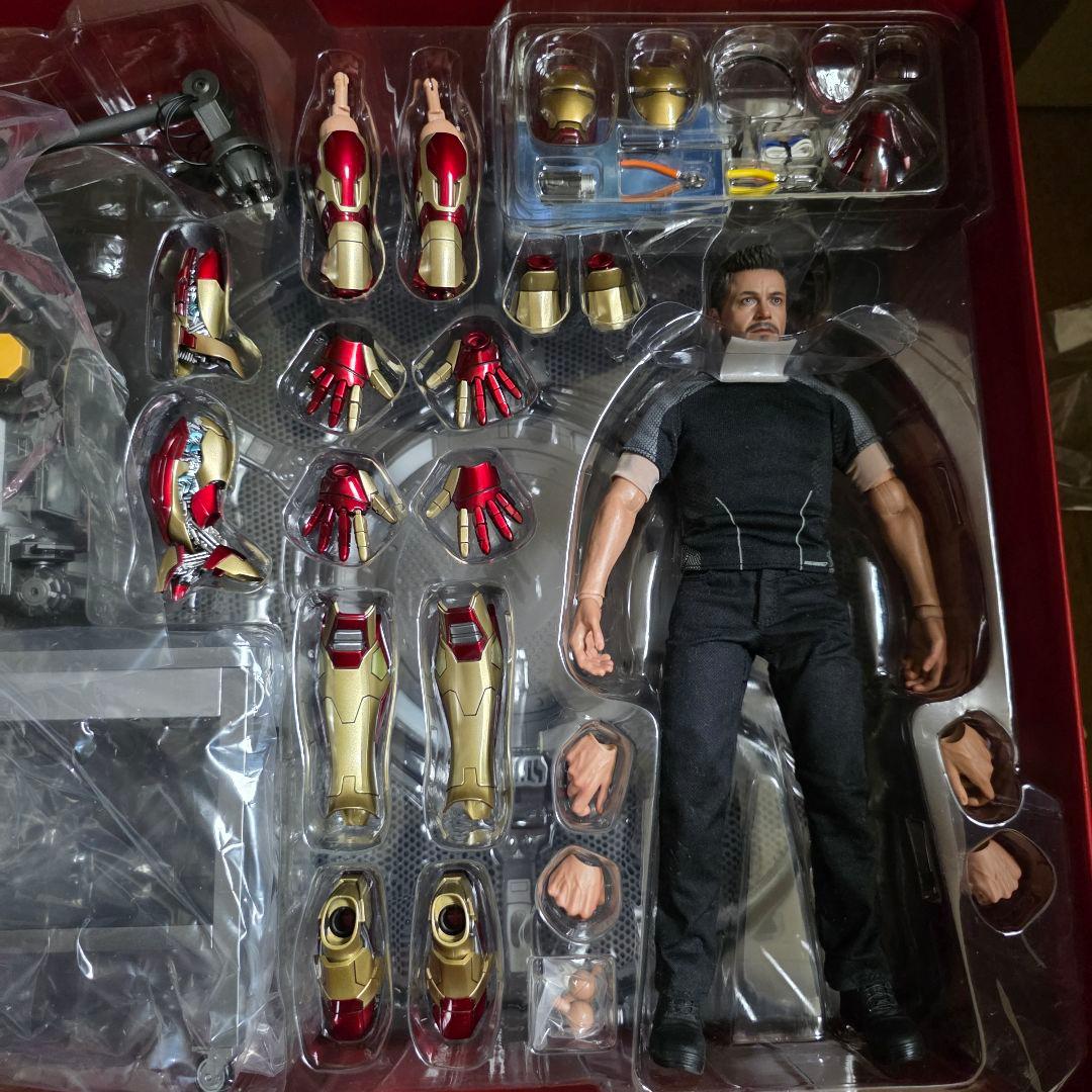 hottoys 『アイアンマン３』トニー・スターク（開発作業版）
