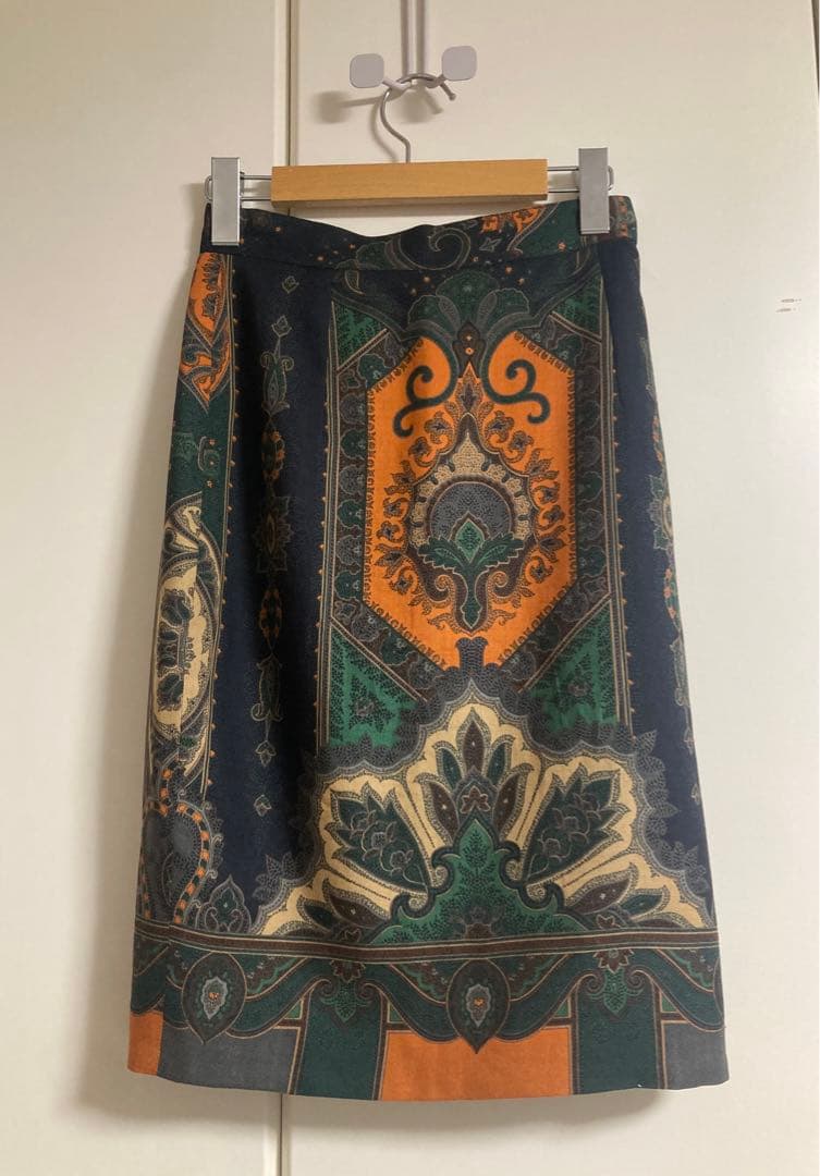 新品同　エトロ　ETRO スカート 膝丈　渋グリーン　シルク混　ペイズリー　M