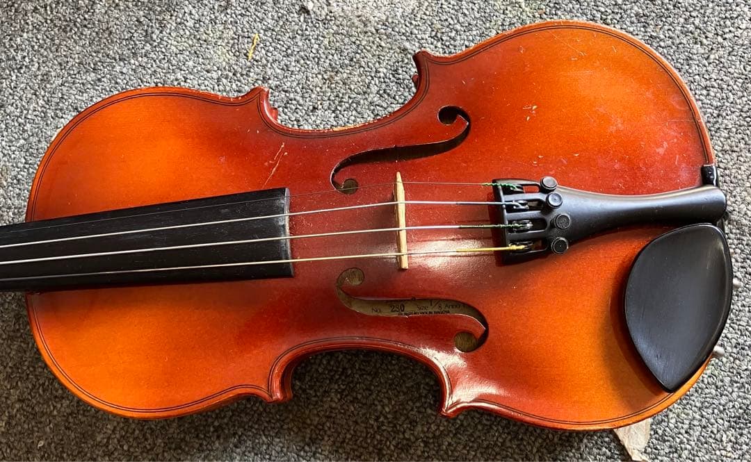 ヴァイオリン1/8 身長110-115cm位のお子様の練習用