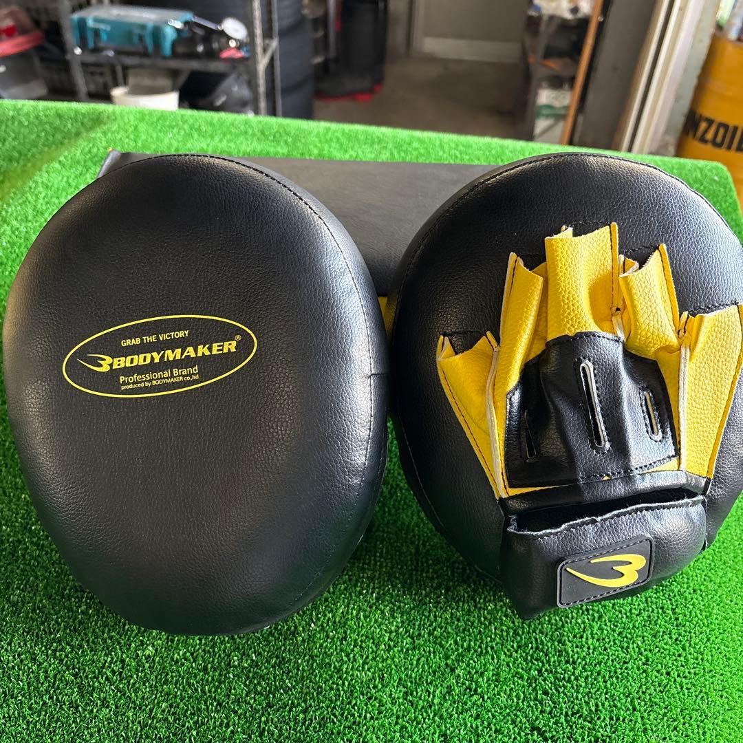 BODYMAKER パンチングミット 黒/黄