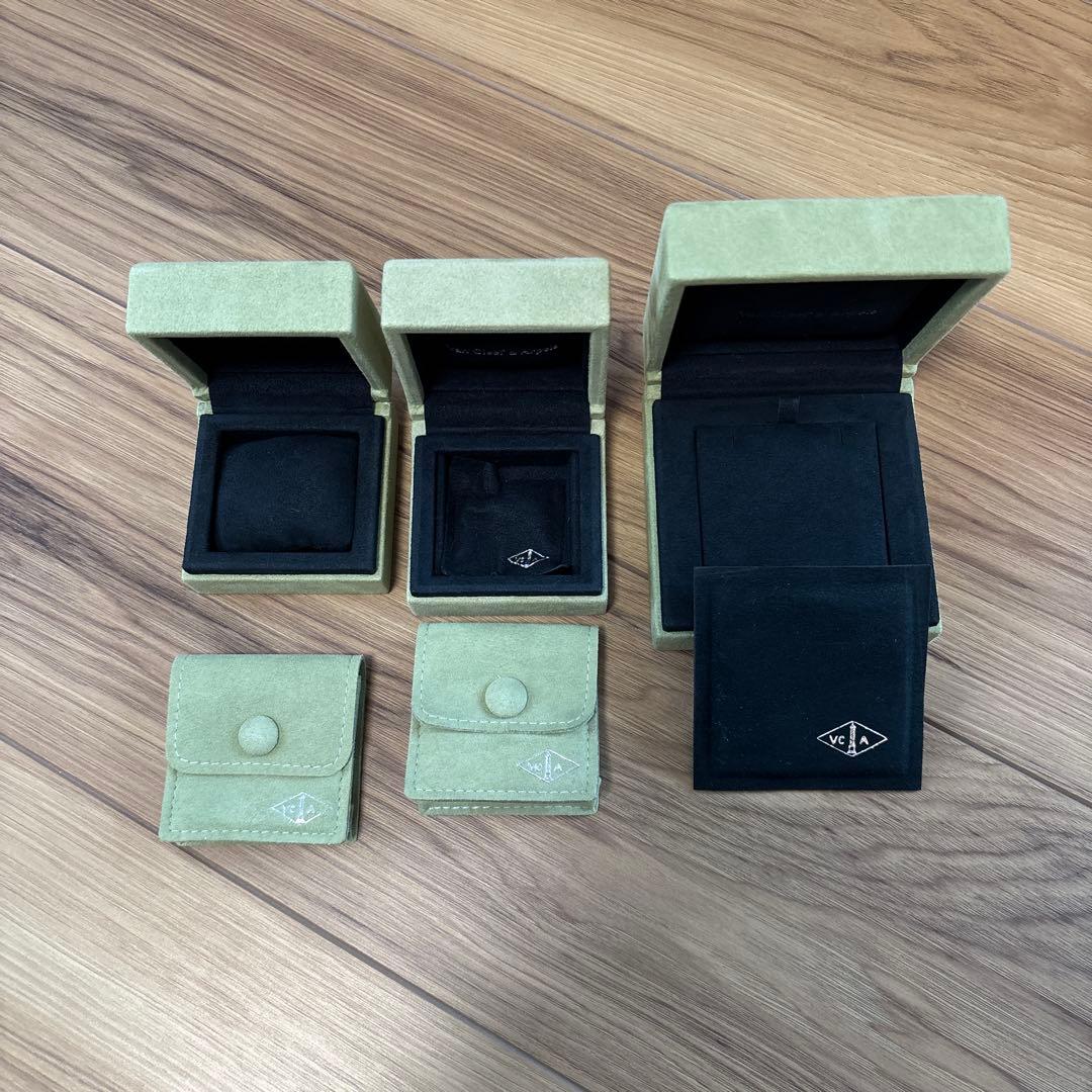 Van Cleef & Arpels ヴァンクリーフ　アクセサリー　ケース　３点