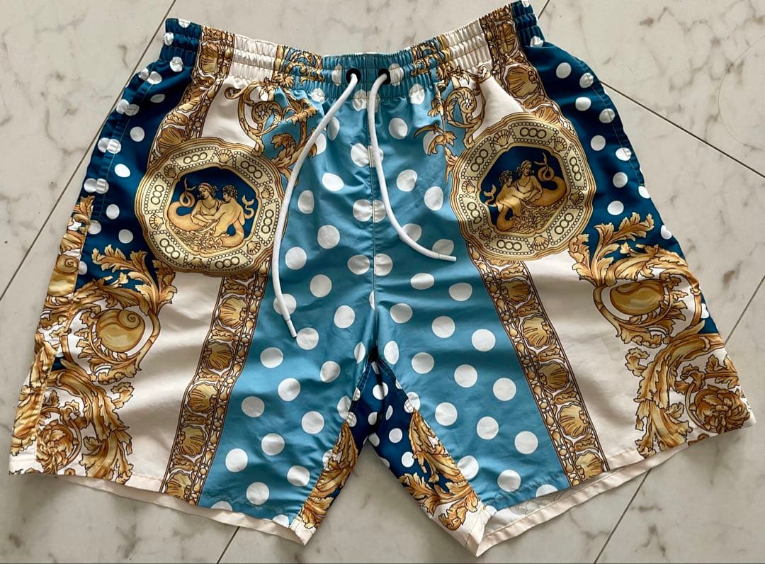 Versace ボードショーツ 水着 海パン ヴェルサーチ Mサイズ
