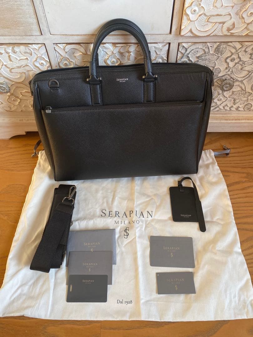 セラピアン　レザー　ブリーフ　ビジネスバッグ　オールブラック　黒　サフィアーノ