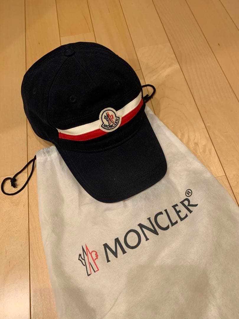 MONCLER ネイビー ストライプ キャップ