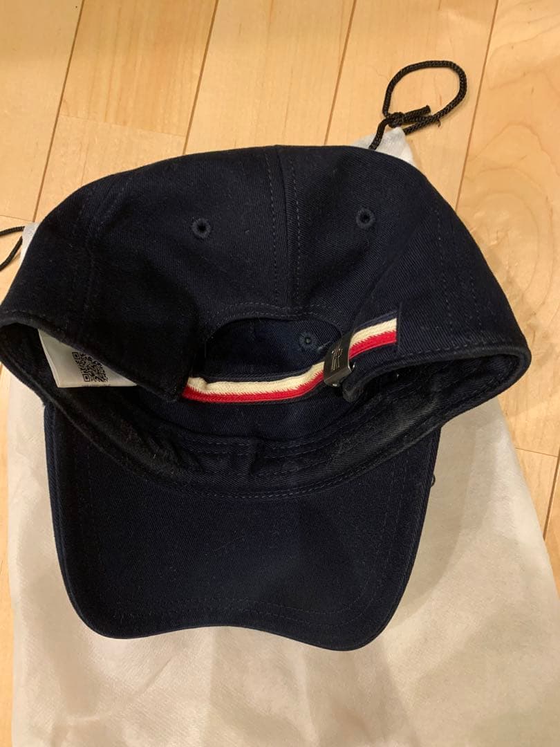 MONCLER ネイビー ストライプ キャップ