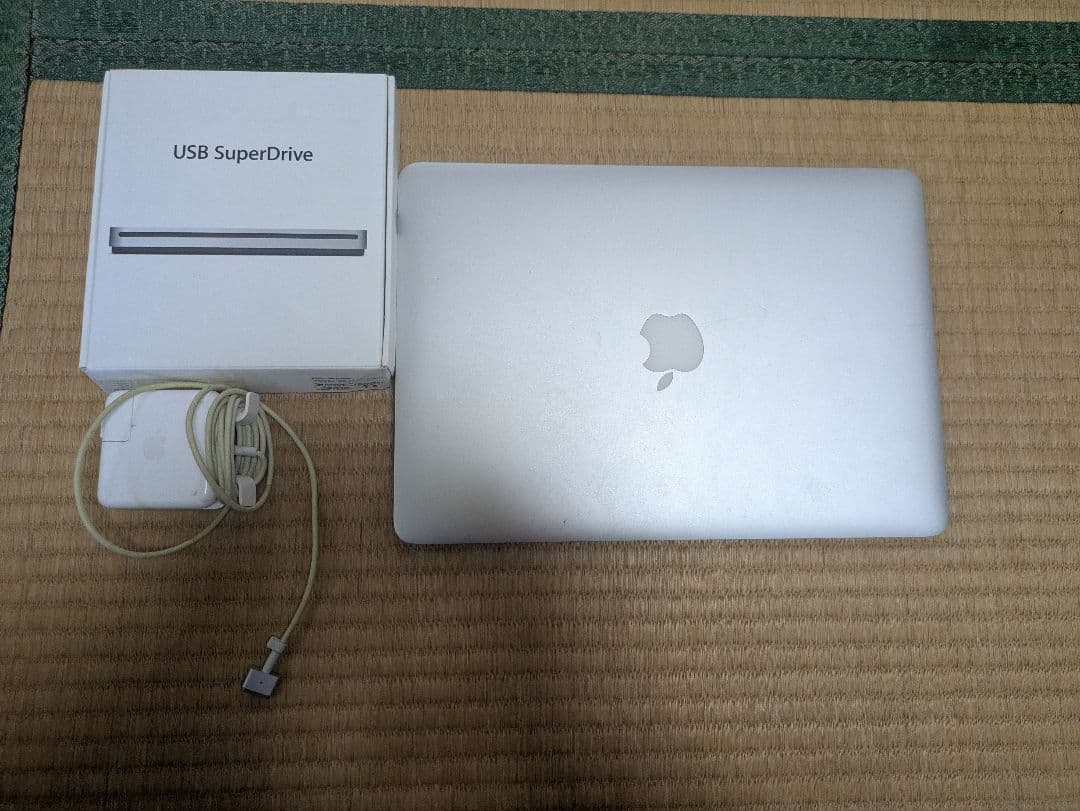 MacBook Air 本体 USB SuperDrive付き