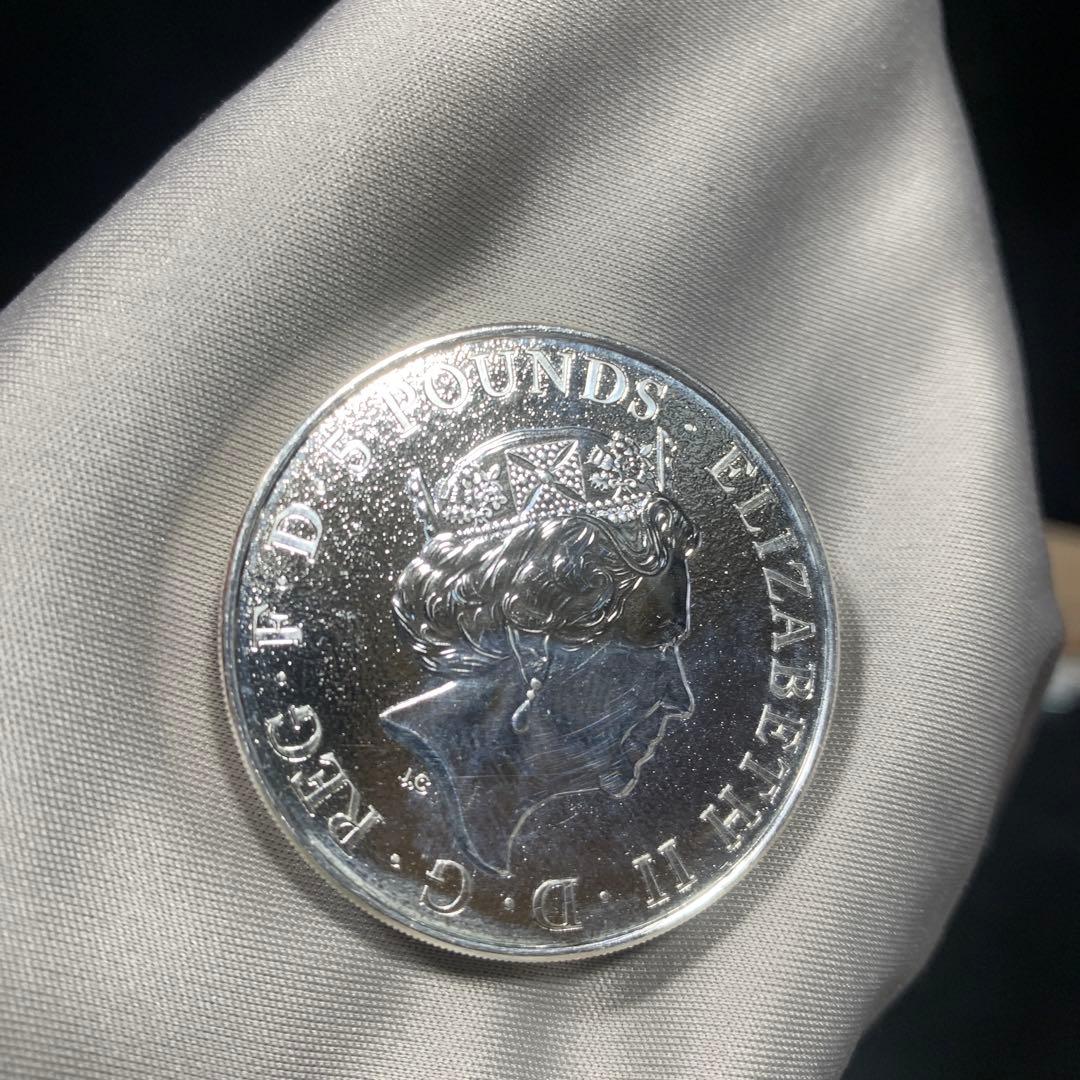 その4　純銀貨 2オンス クイーンズビースト　2016 ライオン・イングランド