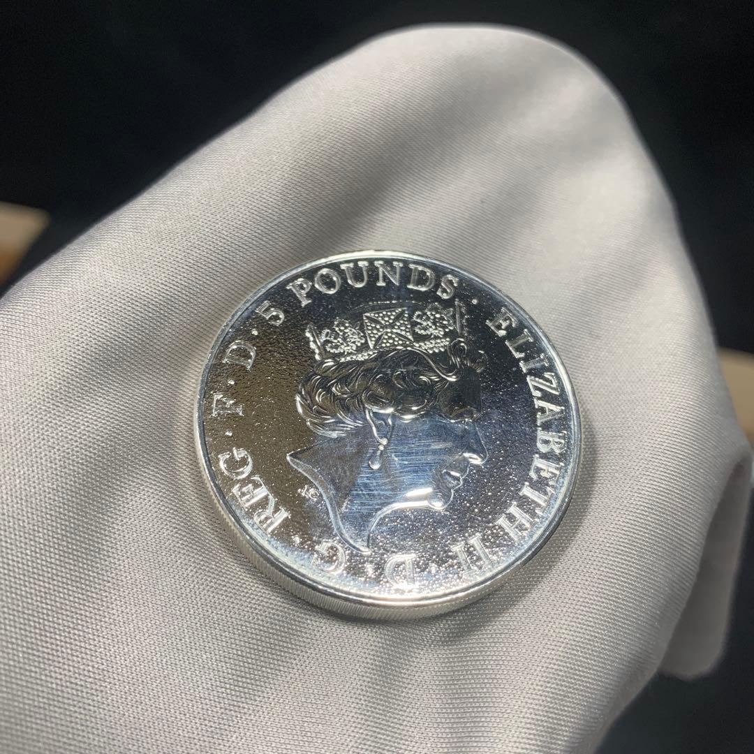 その4　純銀貨 2オンス クイーンズビースト　2016 ライオン・イングランド