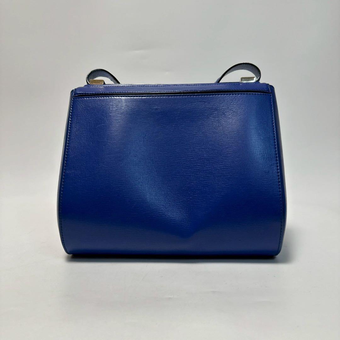 p76【美品】ジバンシー　ロゴ型押し　パンドラ　レザー　ショルダーバッグ.