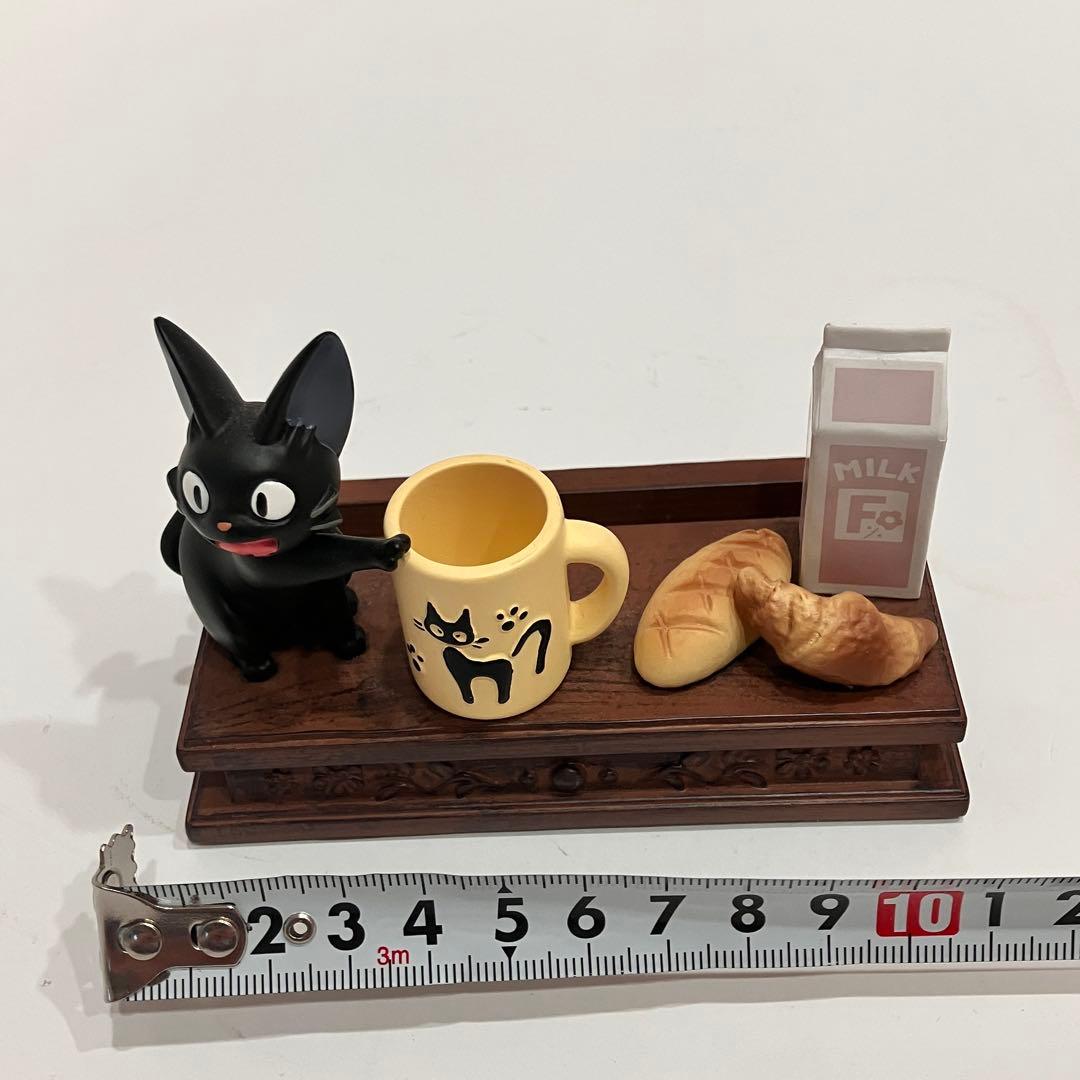 スタジオジブリ 魔女の宅急便 カレンダー 2018 コリコの街でお買い物　ジジ