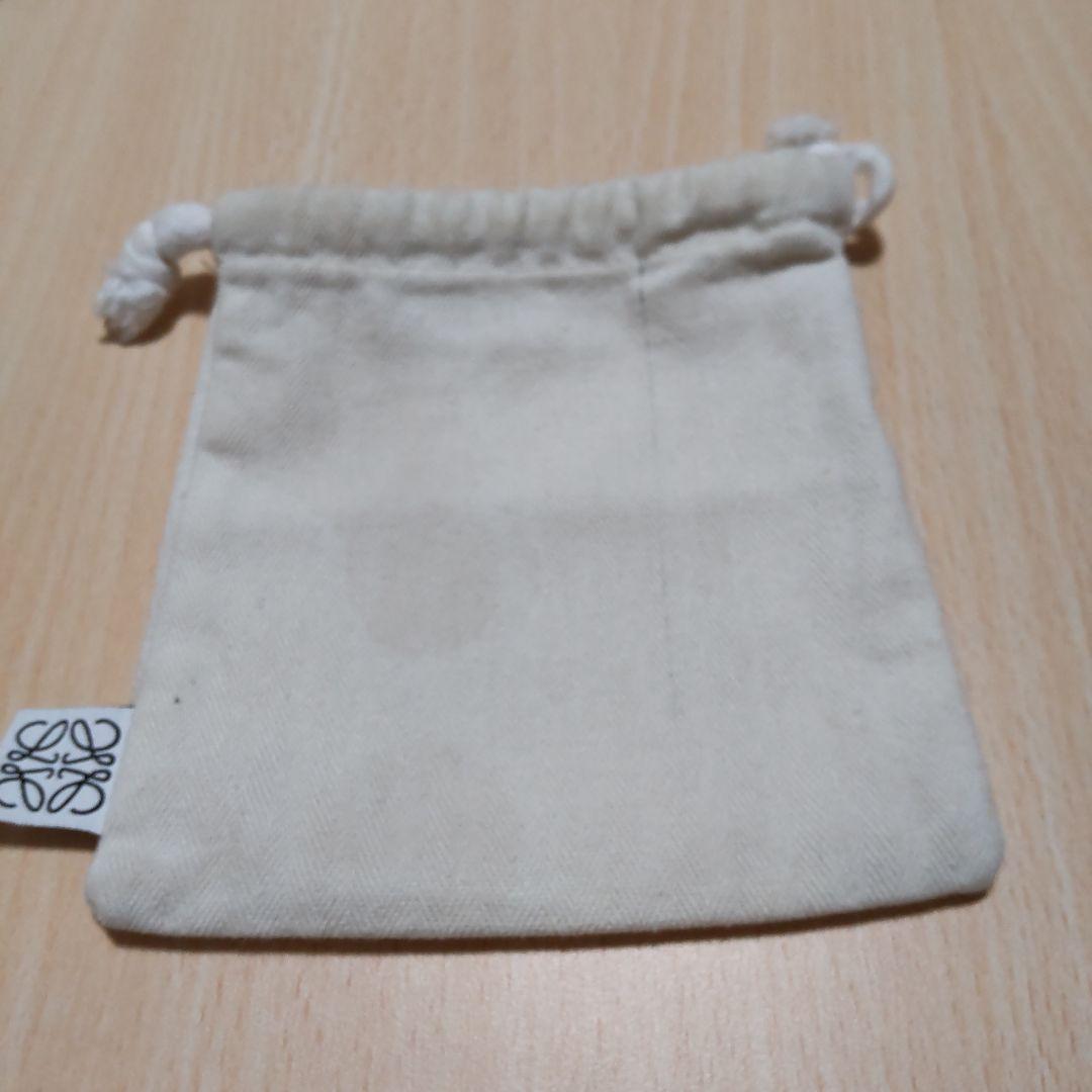 ロエベ　折り財布　スリムジップバイフォールドウォレット　アナグラム　グリーン