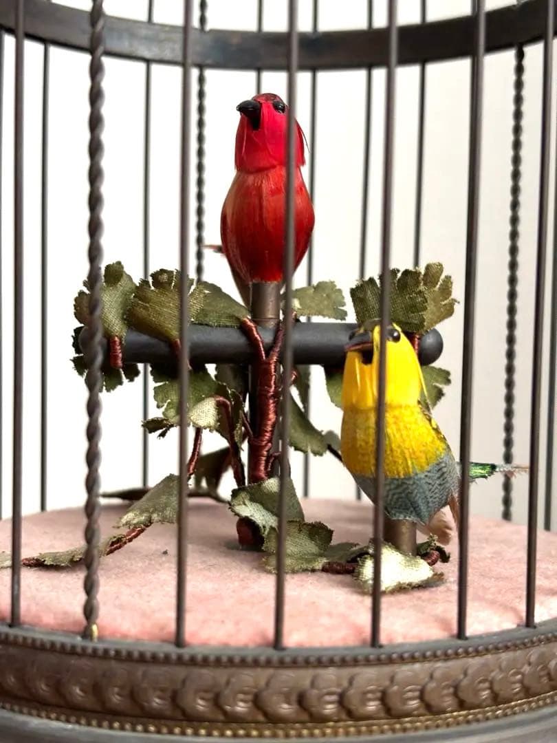 スイス・ルージュ社製アンティーク調オルゴール、シンギングバード