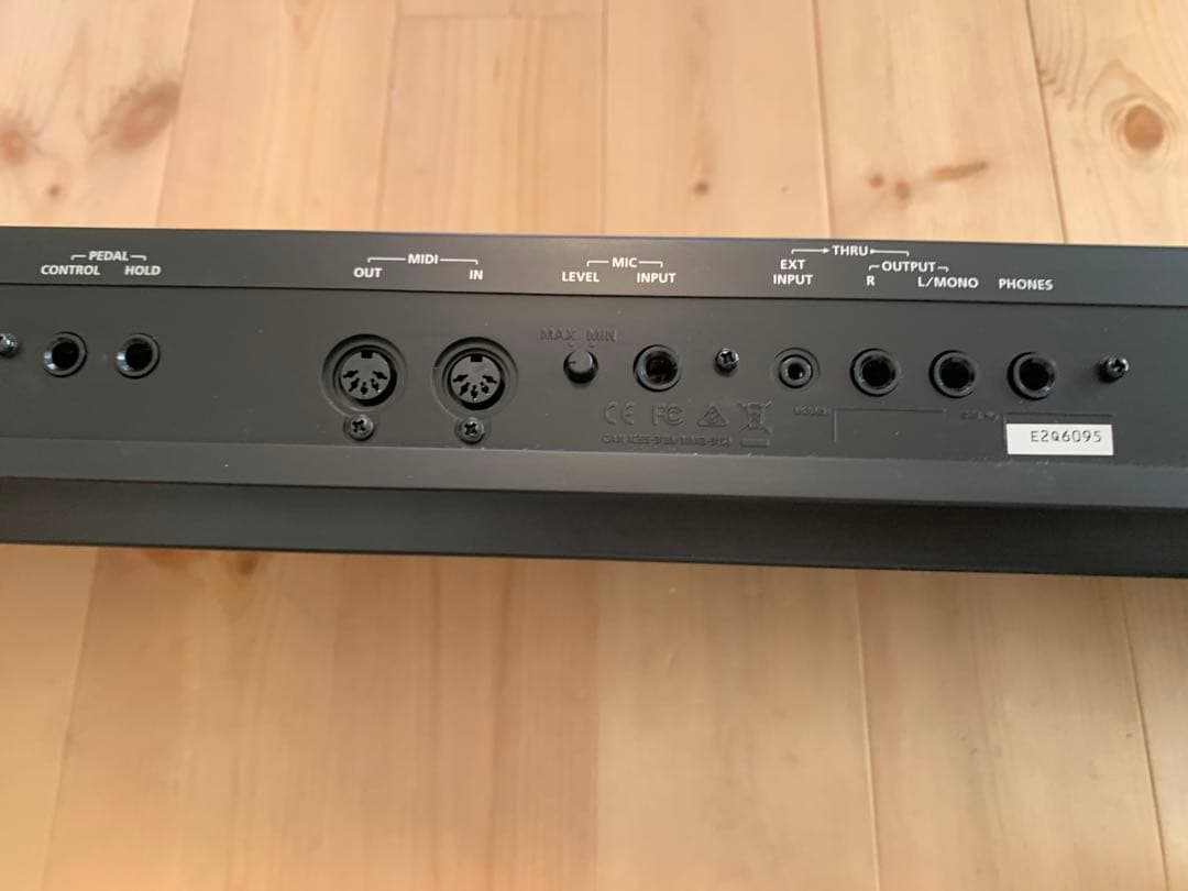 Roland JUNO-DS シンセサイザー 本体とケース