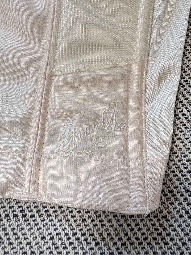 フォーシスアンドカンパニー　ブライダルインナー ベージュ C70