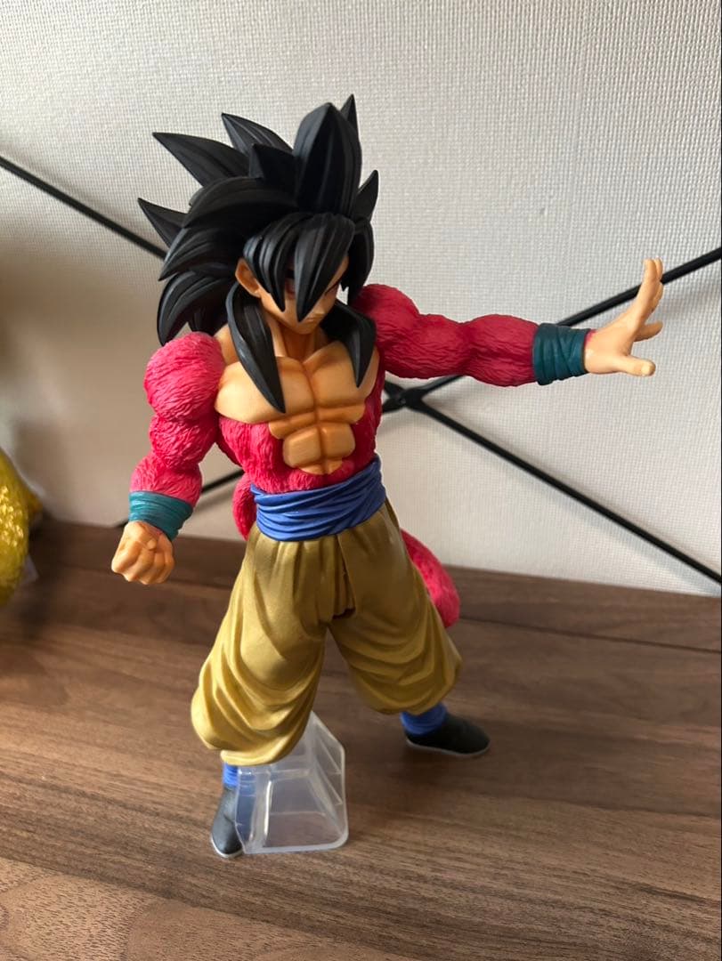 ドラゴンボール フィギュア 孫悟空GT超サイヤ人4 超サイヤ人3 黄金大猿