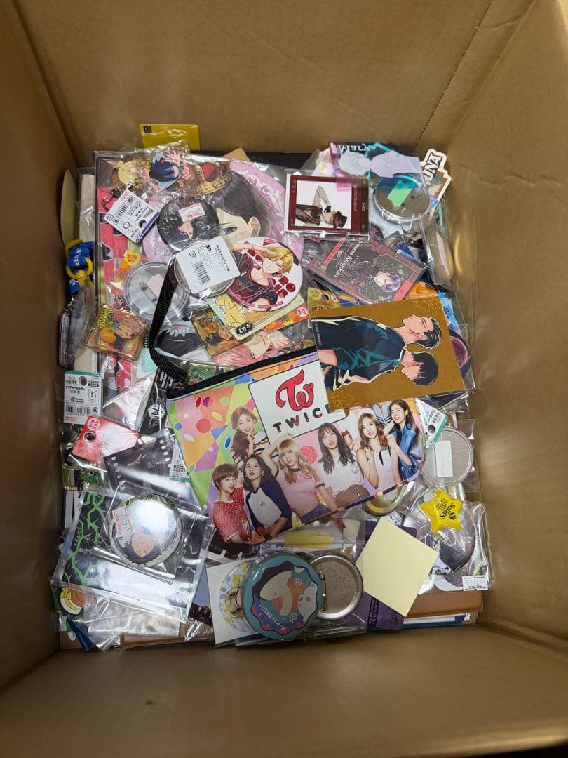 大量　アニメグッズ　まとめ売りセット　　400点以上‼︎