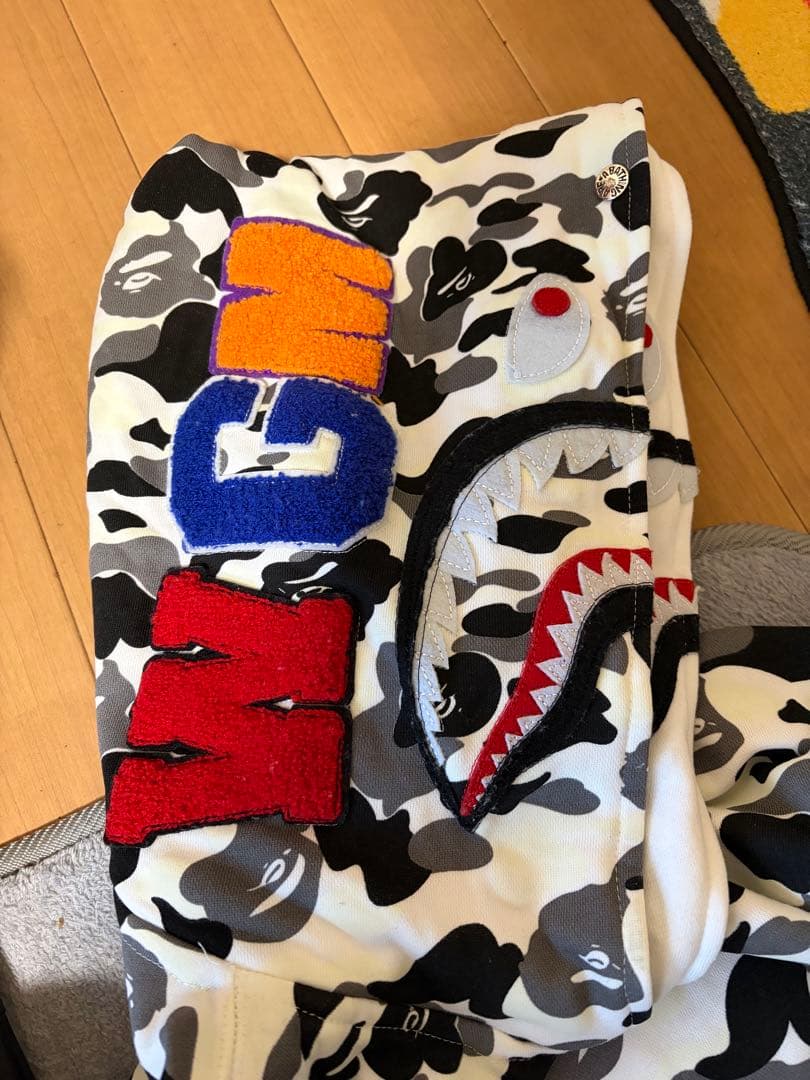 komomoA Bathing Ape シャークパーカー　蓄光白黒Lサイズ