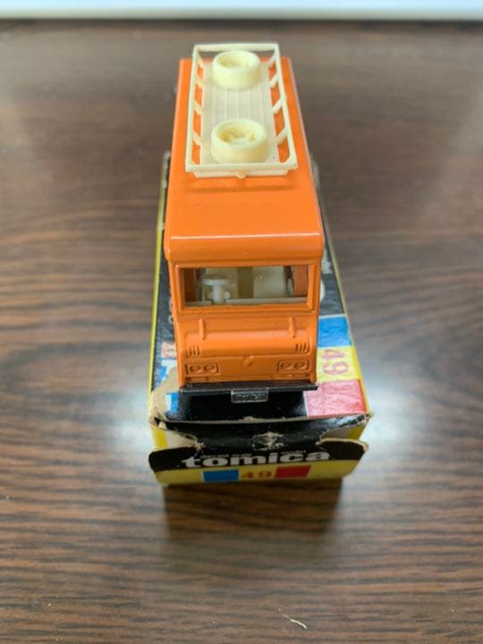 tomica いすずエルフハイルーフ　ミニカー