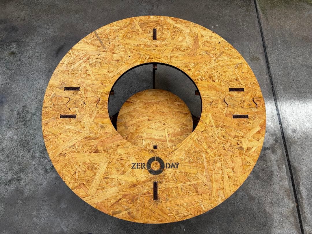 ZERO DAY ゼロデイ　Donuts Table ドーナツテーブル