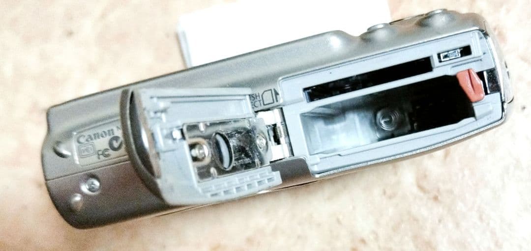 CANON IXY 2000IS　デジタルカメラ　ジャンク