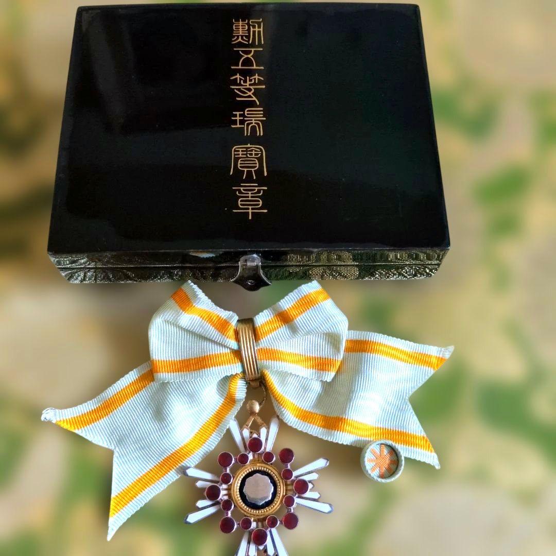 【美品・希少】勲五等瑞宝章 リボン婦人用 塗共箱・略綬付き