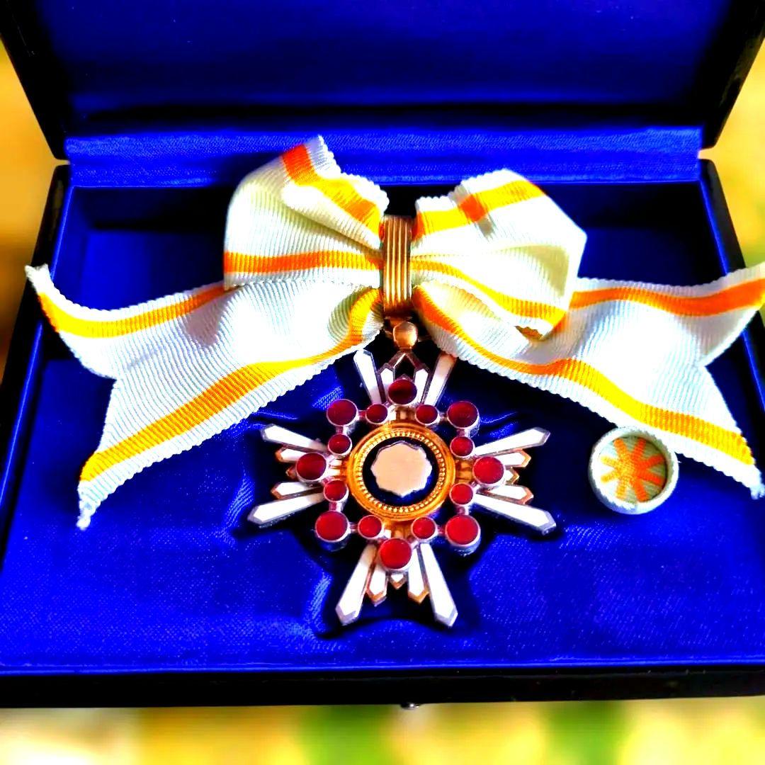 【美品・希少】勲五等瑞宝章 リボン婦人用 塗共箱・略綬付き