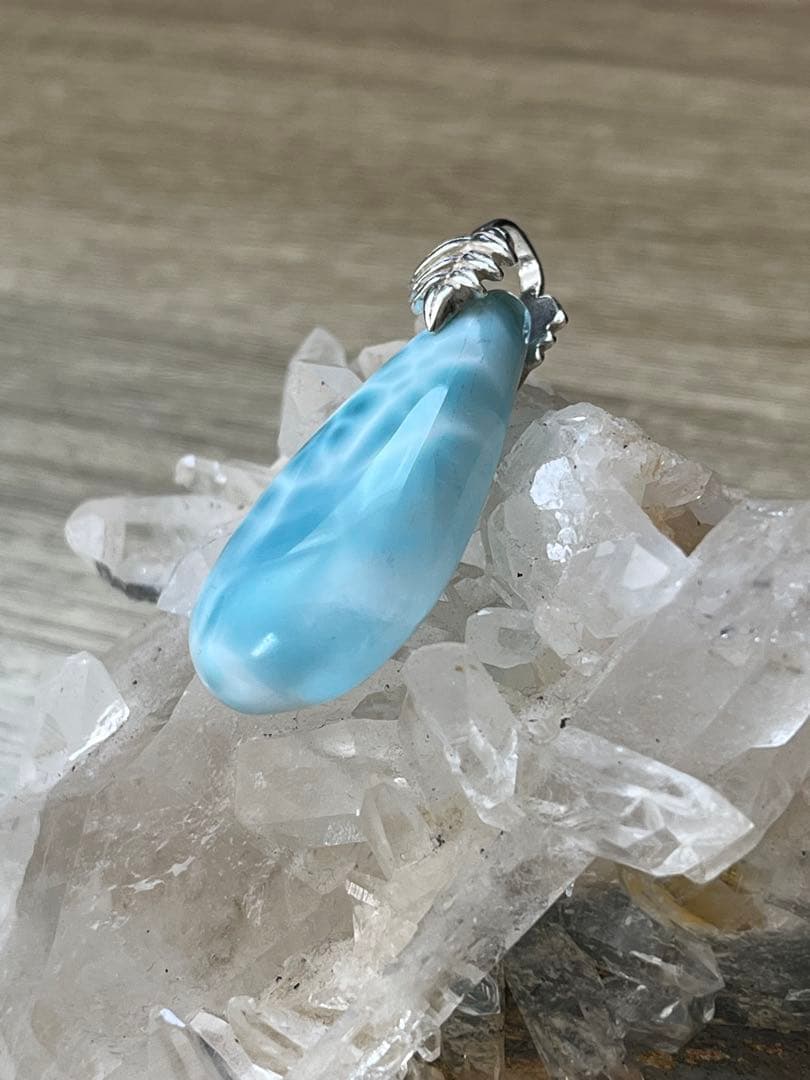 天然石ラリマー☆高品質！しずく型ペンダントトップ②☆リーフ型バチカンがステキ！