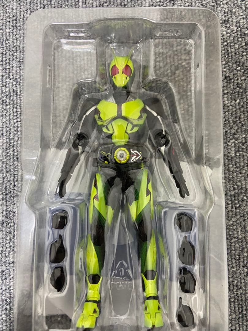 SHFiguarts 仮面ライダーゼロツー & ゼロワンリアライジングホッパー