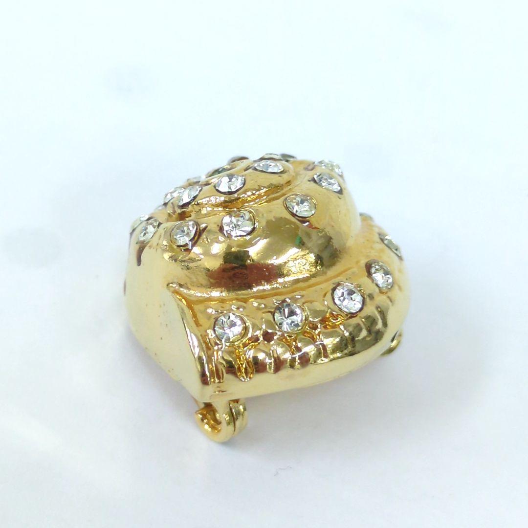 ジャンニヴェルサーチェ クリスタルラインストーン ピンブローチ ゴールドカラー