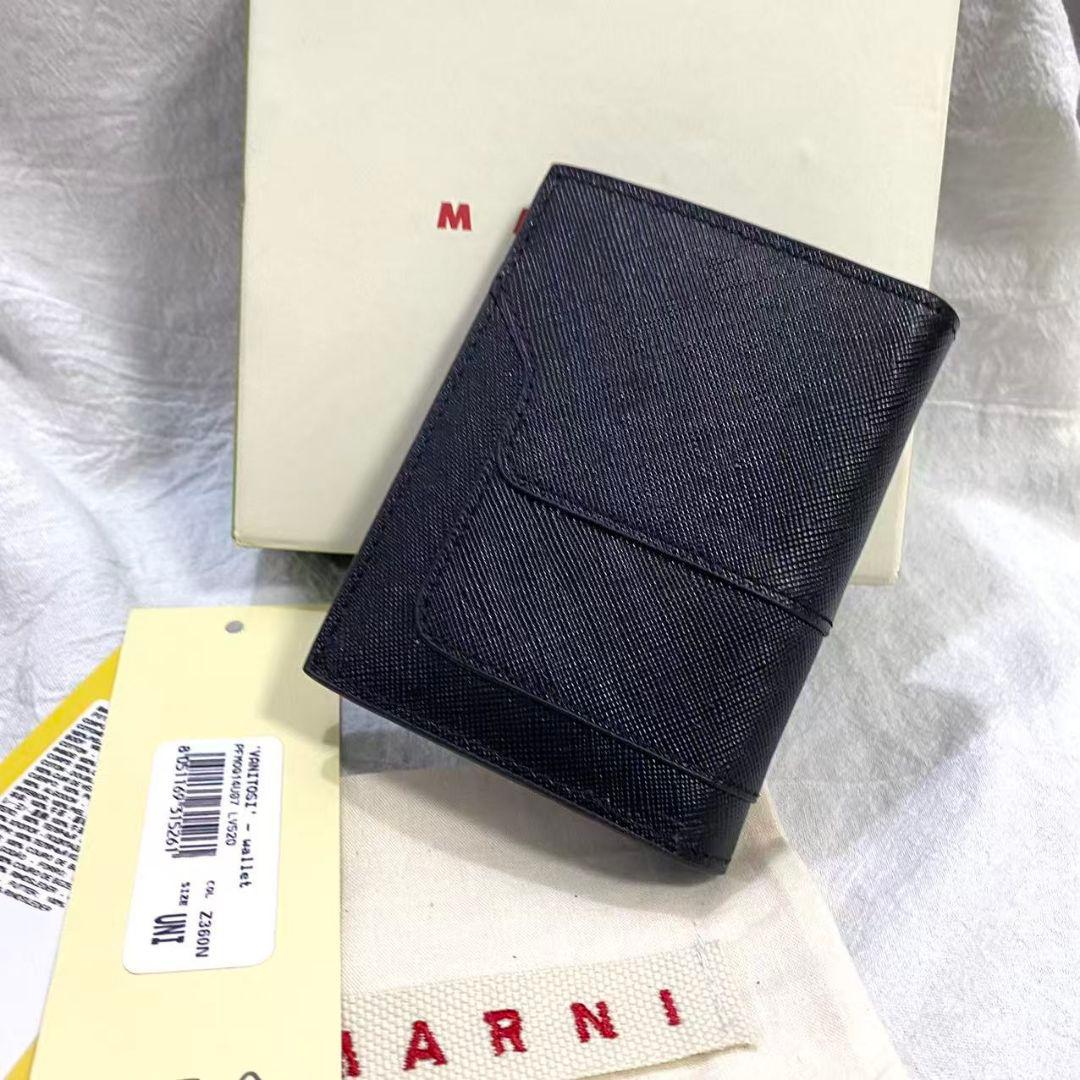 美品MARNI 二つ折り財布 ブラック
