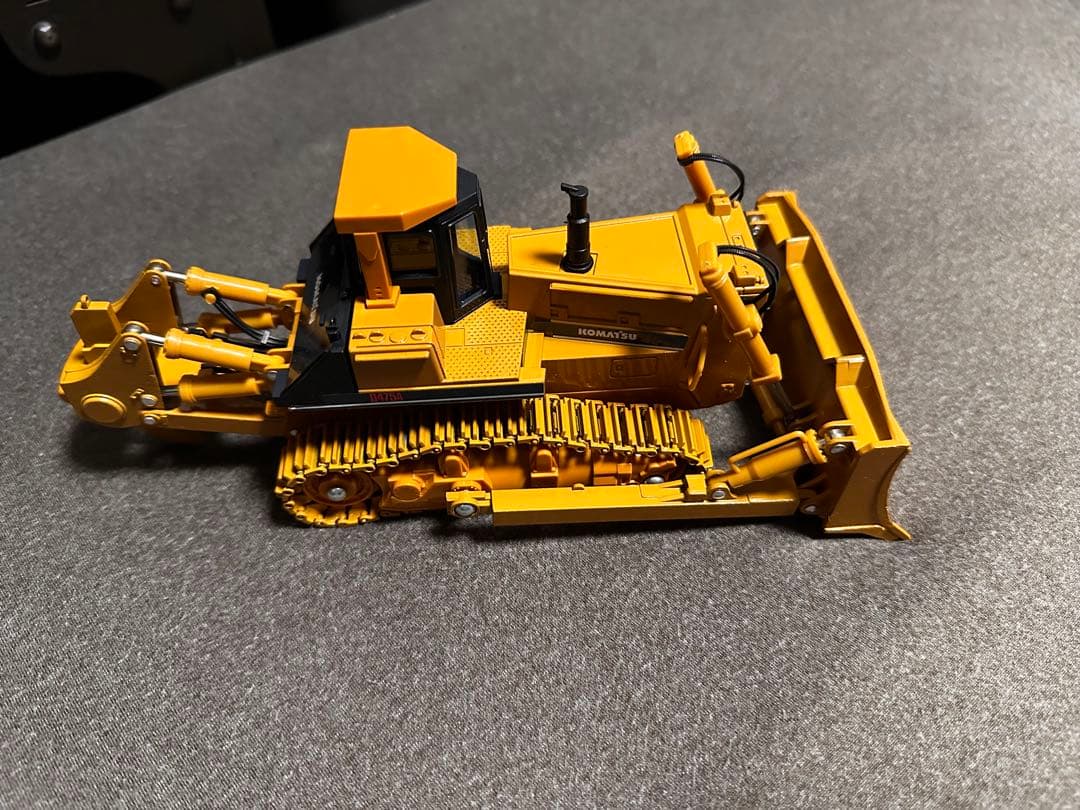 KOMATSU D 475A ブルドーザー　リッパーミニモデル　模型　重機