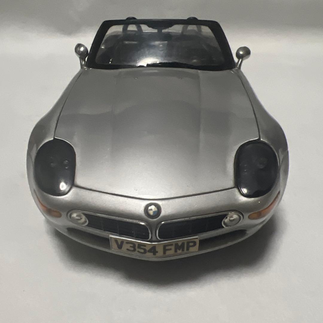 BMW Z8 1/18 模型
