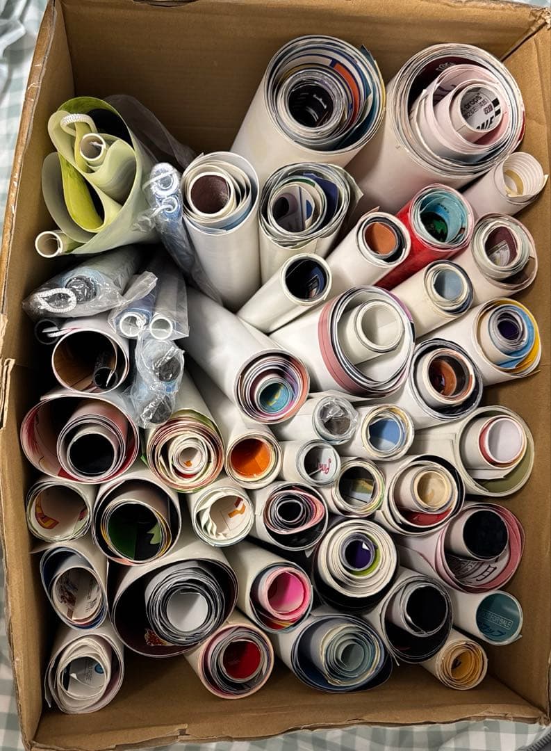 ポスター、タペストリー　ジャンク品多数セット