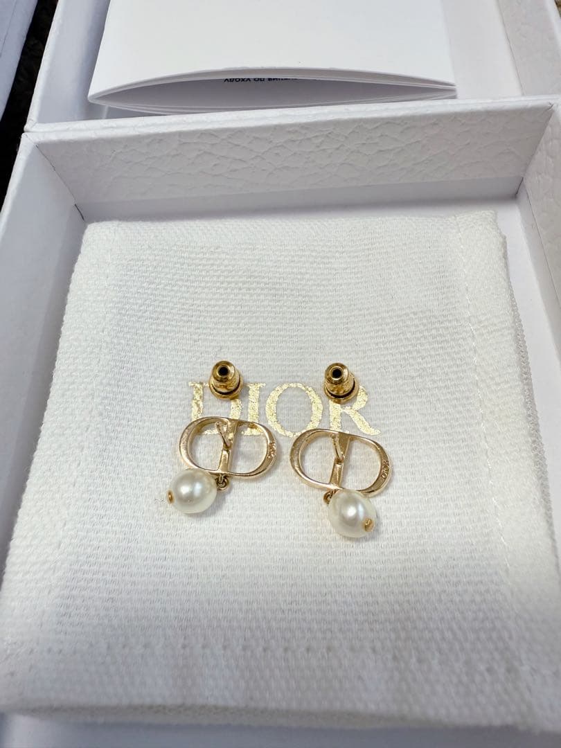 Dior Petit CD ピアス メタル & レジンパール ゴールド 正規品