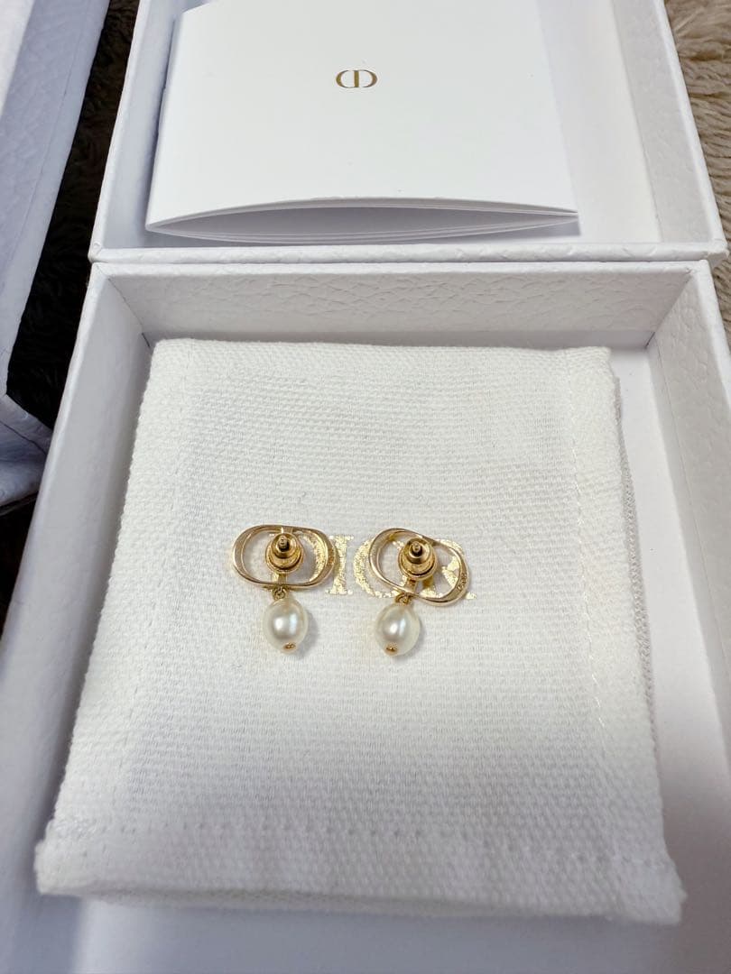 Dior Petit CD ピアス メタル & レジンパール ゴールド 正規品