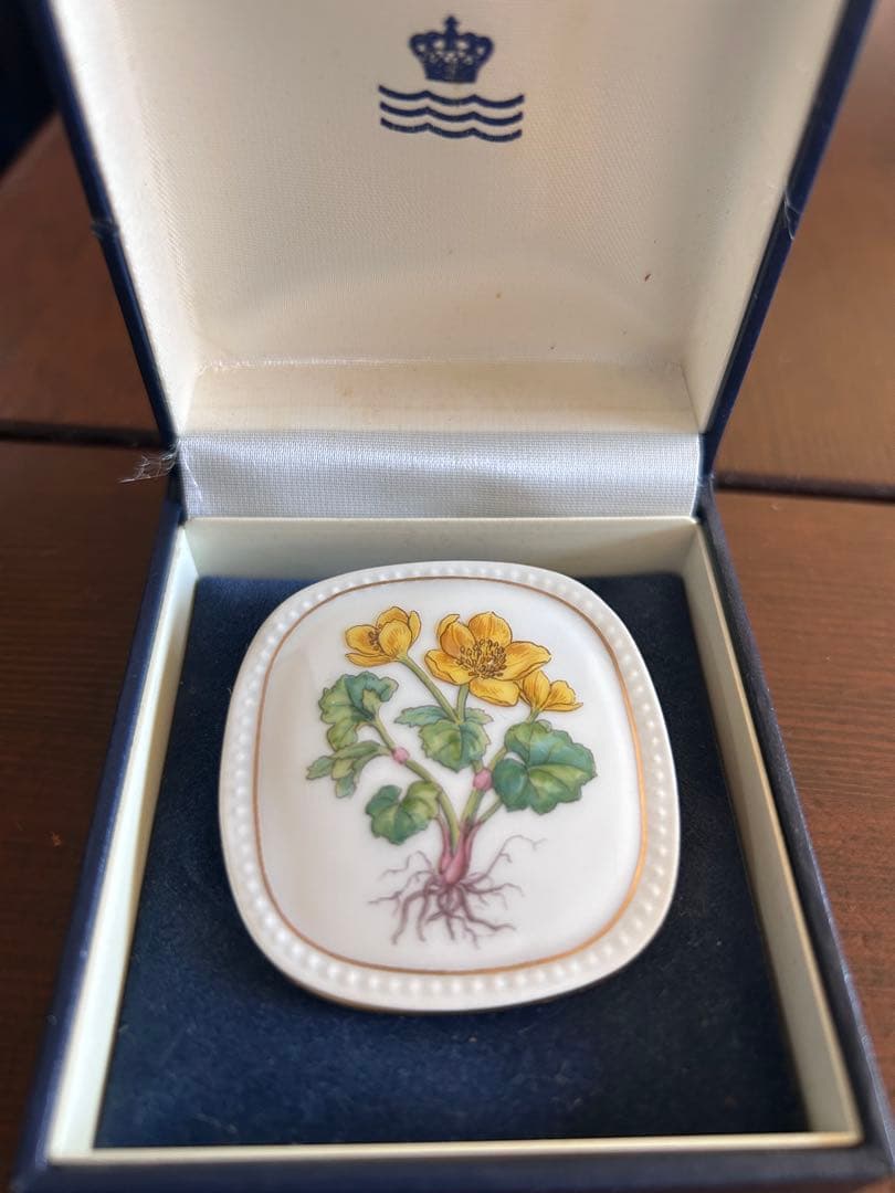 ロイヤルコペンハーゲン　花柄　ブローチ　北欧ヴィンテージブローチ