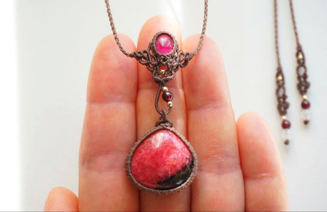 アンゴラ産ロードナイト　ピンクトルマリン　マクラメ　ネックレス