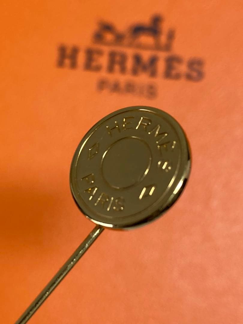 美品 HERMES エルメス セリエ ピンブローチ ピンバッジ ゴールド 箱付き