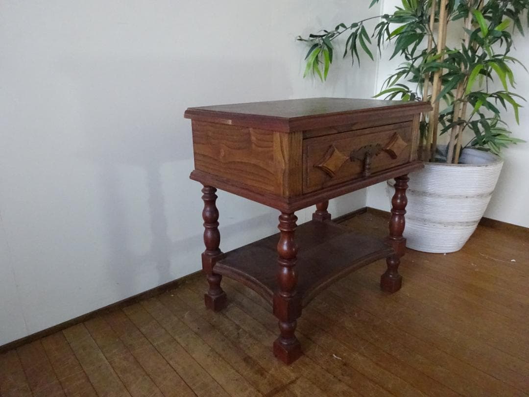 イギリスアンティーク　サイドテーブル　飾り台　花台　オーク材