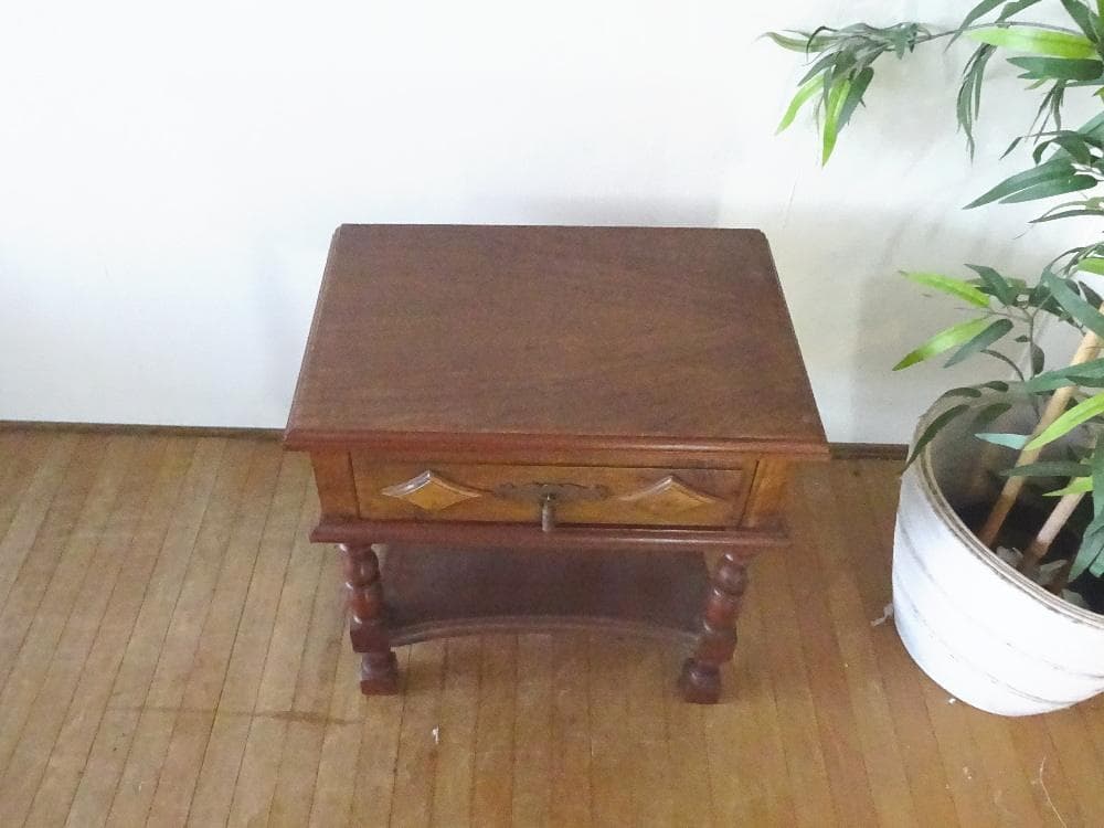 イギリスアンティーク　サイドテーブル　飾り台　花台　オーク材