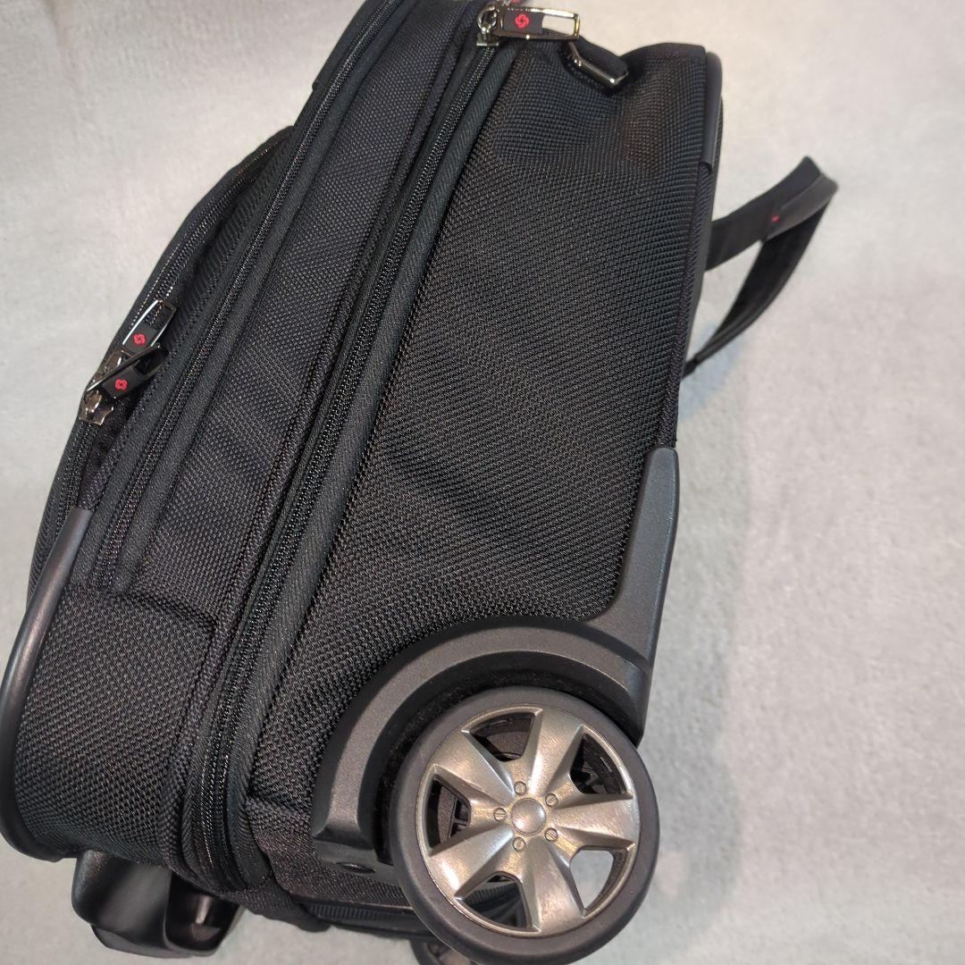 美品　Samsonite　ブラック キャリーケース 伸縮ハンドル付き