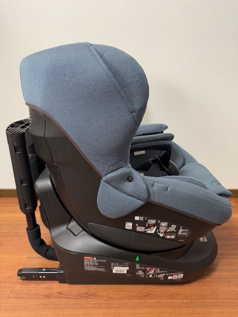 【極美品】エールベベ・クルット5 Oui デニムブルー　ウィ ISOFIX