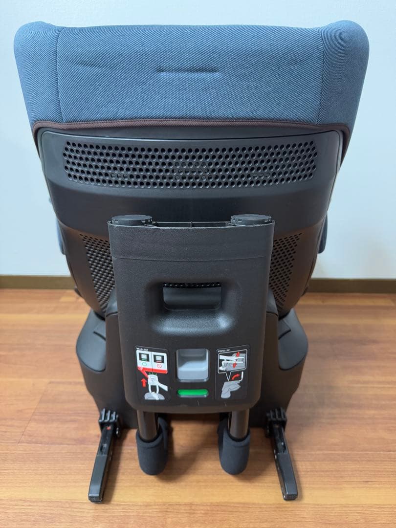 【極美品】エールベベ・クルット5 Oui デニムブルー　ウィ ISOFIX