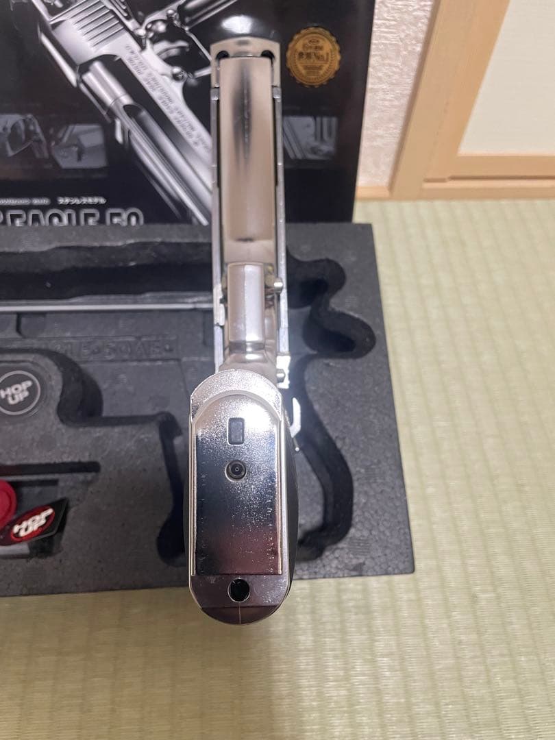 DESERT EAGLE .50AE ガスガン クロームステンレス