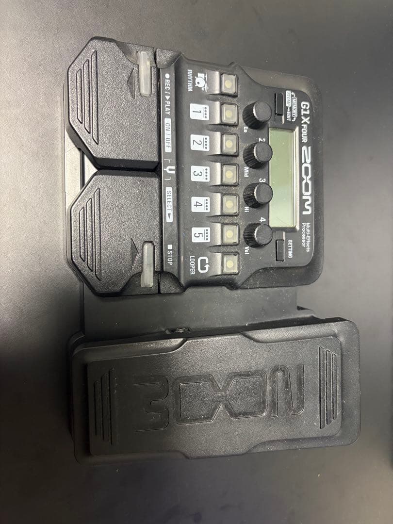 ZOOM ( ズーム ) G1X FOUR ギター用マルチエフェクター