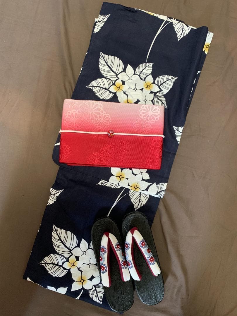 ◆大人ゆかた◆品ある紫陽花（あじさい）紺浴衣◆どなたでもお似合いになるシンプル柄